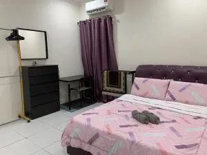 Rosevilla Homestay - 3R2B Fully Aircond WiFi - Bandar Puncak Alam