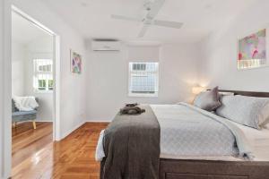 Picture Perfect! 2Bed1Bath1Car ~ House ~ Windsor