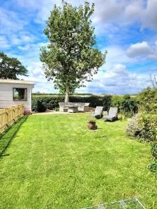 Badgers Rest Loddon - Hales