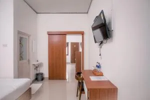 Tera Guest House - Labuhanratu