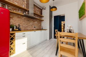 Emerald Residence Warsaw with Parking by Noclegi Renters