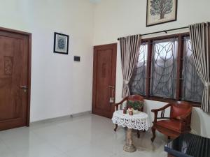 Phòng 4 Người Có Phòng Tắm (Quadruple Room with Bathroom)