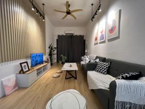 DeMUJI 4BR 10PAX 3Min to ECM KCM, PS4
