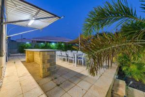 79 Nimitz Street - Pool and Pet Friendly