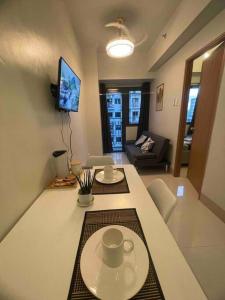 Mall of Asia Shore 3 near Airport Pasay Manila 1 Bedroom Wifi