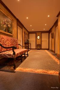 Hotels Domaine de Brou : Château 13 Chambres