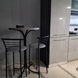 Apartment on Tytova 8