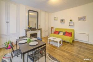 Appartements Le Baldaquin quartier cathedrale-marais : photos des chambres