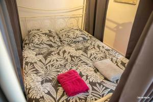 Appartements Le Baldaquin quartier cathedrale-marais : photos des chambres