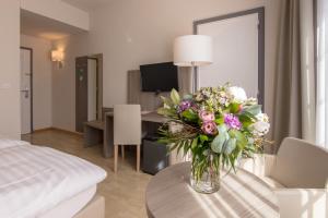 Superior Twin Room room in Hôtel de la Rose