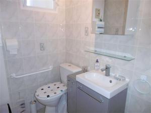 Villas Maison 3 pieces 4 a 6 personnes proche de la mer WIFI - KRISTEN : photos des chambres
