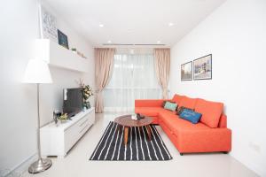 Binjai 8 by Plush