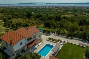 Villa Stari Hill private pool - Radošić