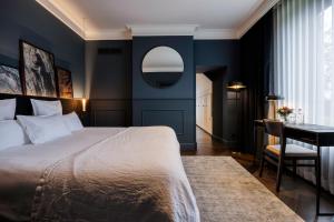 Junior Suite room in Chateau de Vignée