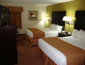 Queen Room with Two Queen Beds - Disability Access/Non-Smoking room in Days Inn & Suites by Wyndham Ridgeland