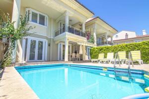 Çalışta Denize Sıfır 8 Kişilik Villa Pearl 8