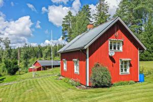 Hus Marie - schwedischer Waldhof in idyllischer Alleinlage mit Kamin