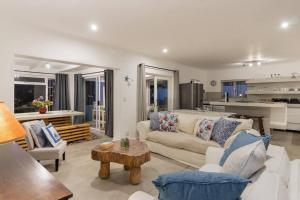 Sun, fun and laughter in Plett - back up power!