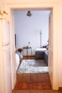 Tudors Old Town Apartment