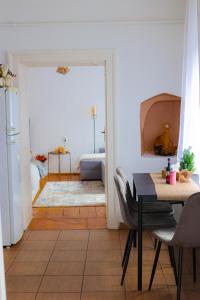 Tudors Old Town Apartment