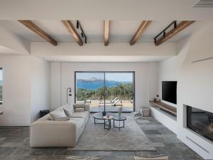 Brand new Villa Eleftheria BY APOKORONAS-VILLAS