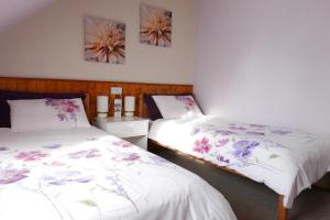 Standard Twin Room with Shared Bathroom room in Abbey Guest House