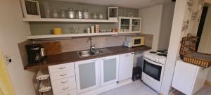 room in a furnished apartment