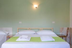 Double Room with Shared Bathroom room in Villino Elda
