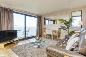 Seafront Quay West Apartments
