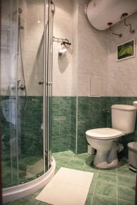 White Сozy Studio A next to the Gondola