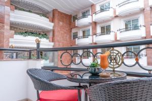 Deluxe Twin Atrium View room in Leva Hotel and Suites Mazaya Centre