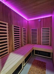 Pine Point Apartament with shared Pools, Jacuzzi, Sauna & Gym