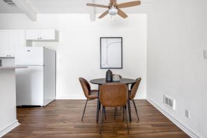 Culver City 2BR w Gym Pool nr shops LAX-329