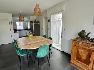 Maisons de vacances Maison au calme/ Plage 10 min a pied WIFI /5 pers : photos des chambres