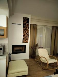 Achilles Apartment