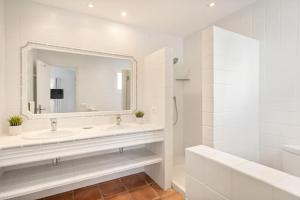 Villa Monte Penedo, heated pool