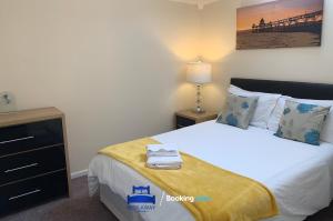 Relocation-Business-Leisure-Fast WIFI-FREE Parking-with 2 En-suites and Garden by Beds Away Short Lets & Serviced Accommodation Oxford