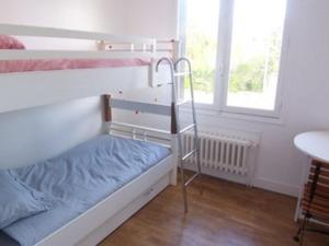 Maisons de vacances Maison Spacieuse a Carnac - 4 Chambres, Terrasse et Jardin, Proche Plage et Commerces - FR-1-377-45 : photos des chambres