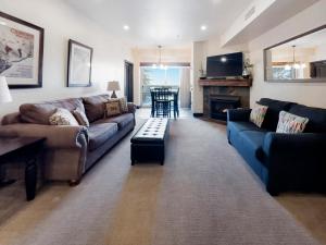 Alpine Haven Retreat Ski-In Ski-Out Oasis Pool