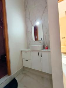 Cozy 2BHK Apartment in Vijayanagar Near Attiguppe Metro