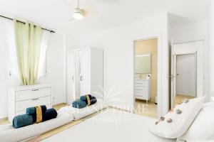 Holiday House 100m away from Ocean EBV10