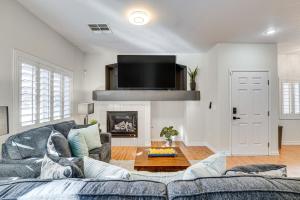 Henderson Retreat about 14 Mi to The Las Vegas Strip!