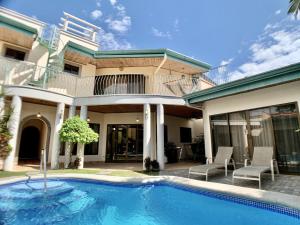 Villa Arenas- Private Pool & Easy Beach Access in Jaco