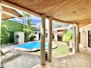 Villa Arenas- Private Pool & Easy Beach Access in Jaco
