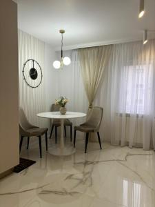 Est One Apartament 2 camere semidecomandat