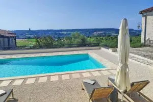 Domaine Lapèze, Gite Le Cabernet. - Sauzet