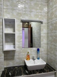 The pine 1 bedroom house California plaza