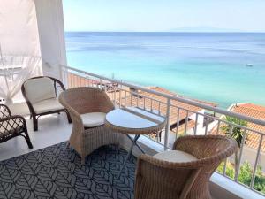 Cozy Seaview Apartment