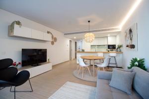 Sea View Apartment Near The Beach