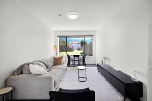 The Seaholme Beachside Escape - Point Cook